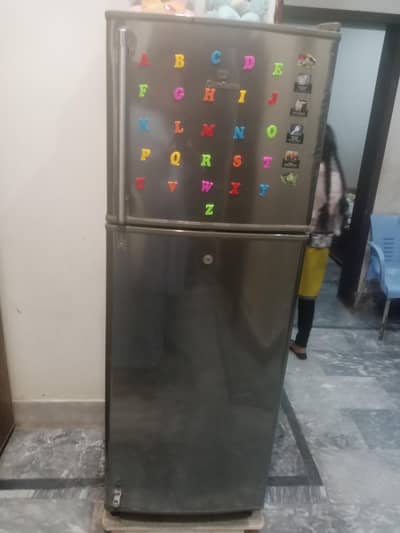 dawlance fridge medium small 03052250100