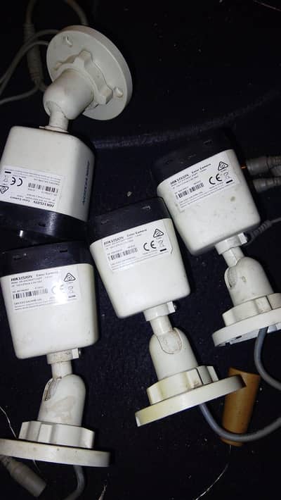 DVR 8 port and Cameras (0300/4149583)