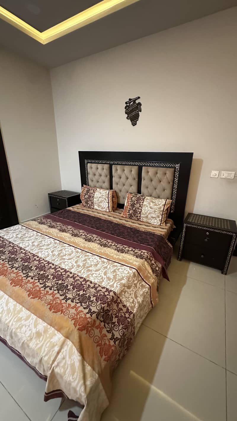 Bed with dressing table 11