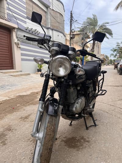 Special edition, led lights , double indicator top speed 128