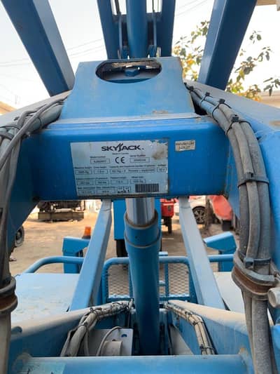 Skyjack Scissor lift available for sale 03004001296