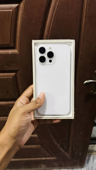 iPhone 16 pro max factory unlock