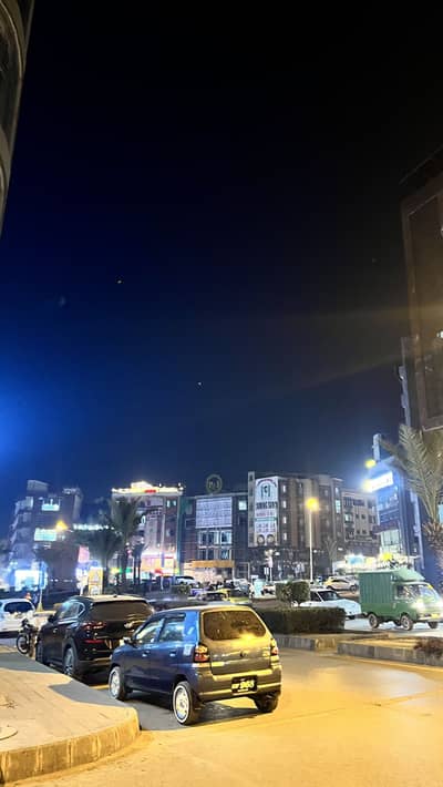 CORNER CATEGORY PRIME LOCATION 7 MARLA COMMERCIAL BUILDING FOR SALE CIVIC CENTRE BAHRIA TOWN