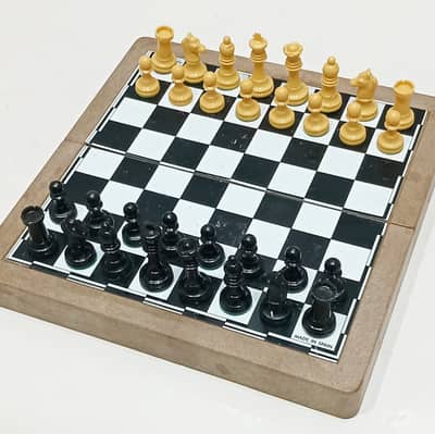 Vintage Classic Small-Sized Magnetic Travel Chess Set | Made in Spain