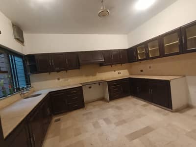 AHMED ASSOCIATES OFFERS 1 KANAL SEPARATE GATE UPPER PORTION FOR RENT IN PCSiR PHASE 2 NEAR TO SHUKAT KHANUM HOSPITAL LAHORE.