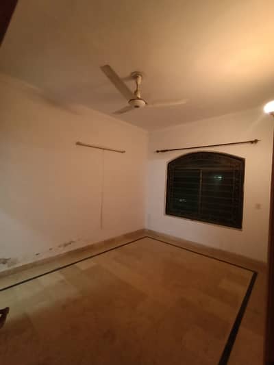 AHMAD ASSOCIATES OFFERS 10 MARLA UPPER PORTION FOR RENT IN PCSiR PHASE 2 NEAR TO SHUKAT KHANUM HOSPITAL LAHORE.