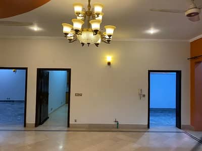 AHMAD ASSOCIATES OFFERS 10 MARLA UPPER PORTION FOR RENT IN PCSiR PHASE 2 NEAR TO SHUKAT KHANUM HOSPITAL LAHORE.