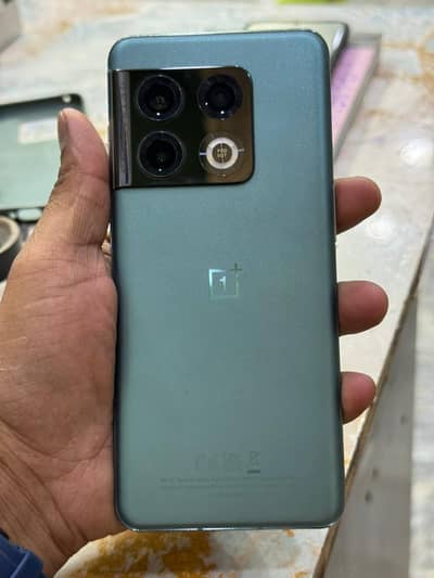 Selling my one plus 10 pro condition 9/10