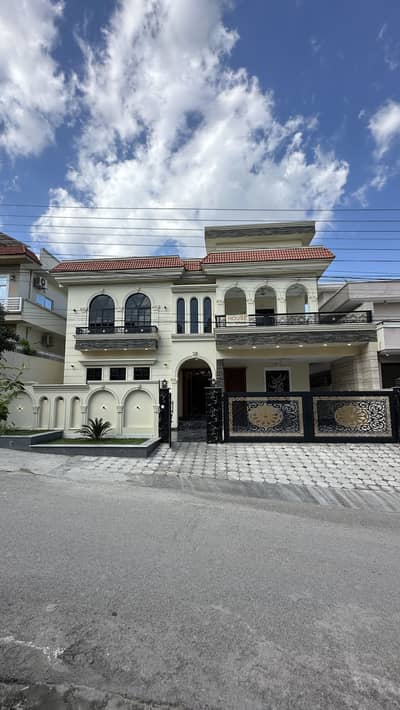 1 KANAL MOST LUXURY DOUBLE UNIT BRAND NEW HOUSE | 0KM DISTANCE TO ISB Expressway | WITH GAS