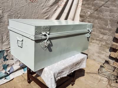 Well polished neat and clean trunk with strong body