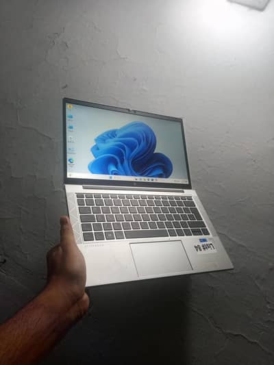 hp 830 g8 i5, 11th 8,/256