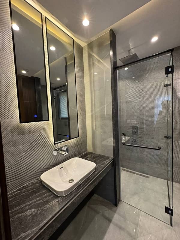 Luxury Upper Portion 6