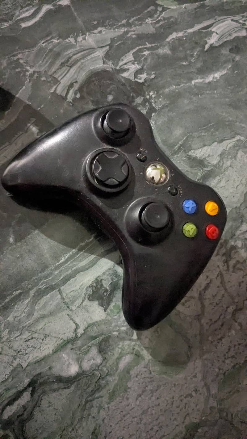 Original Xbox 360 E | Not Modded/Jailbroken | Kinect + 2 Controllers 2