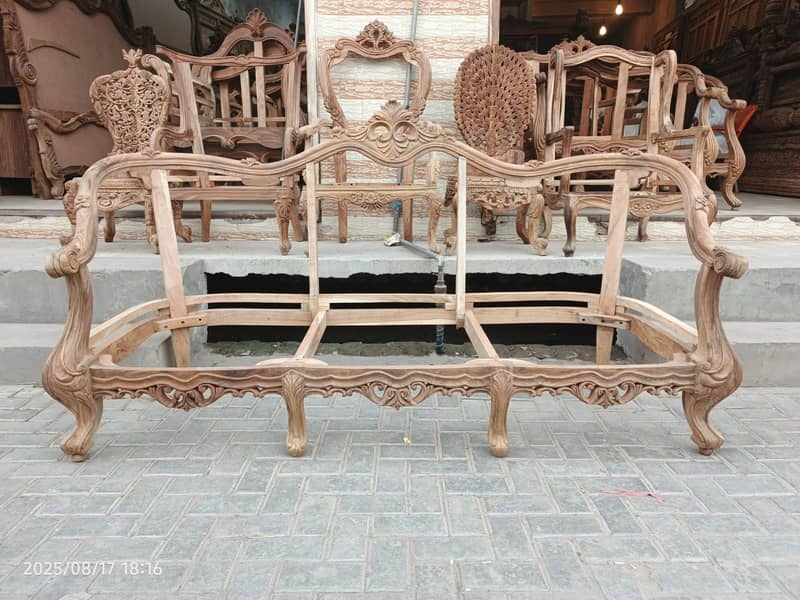 Elegant Victorian Style Sofa Set 2