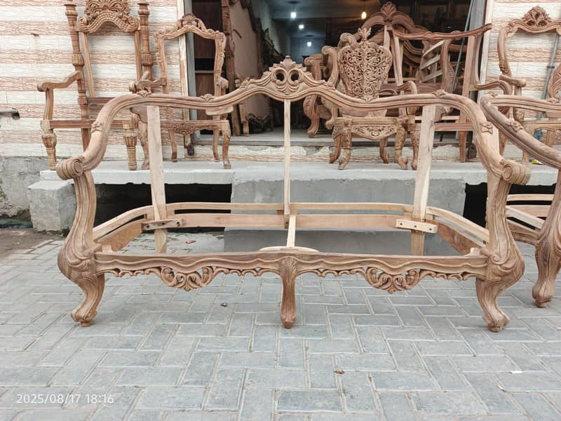 Elegant Victorian Style Sofa Set 3