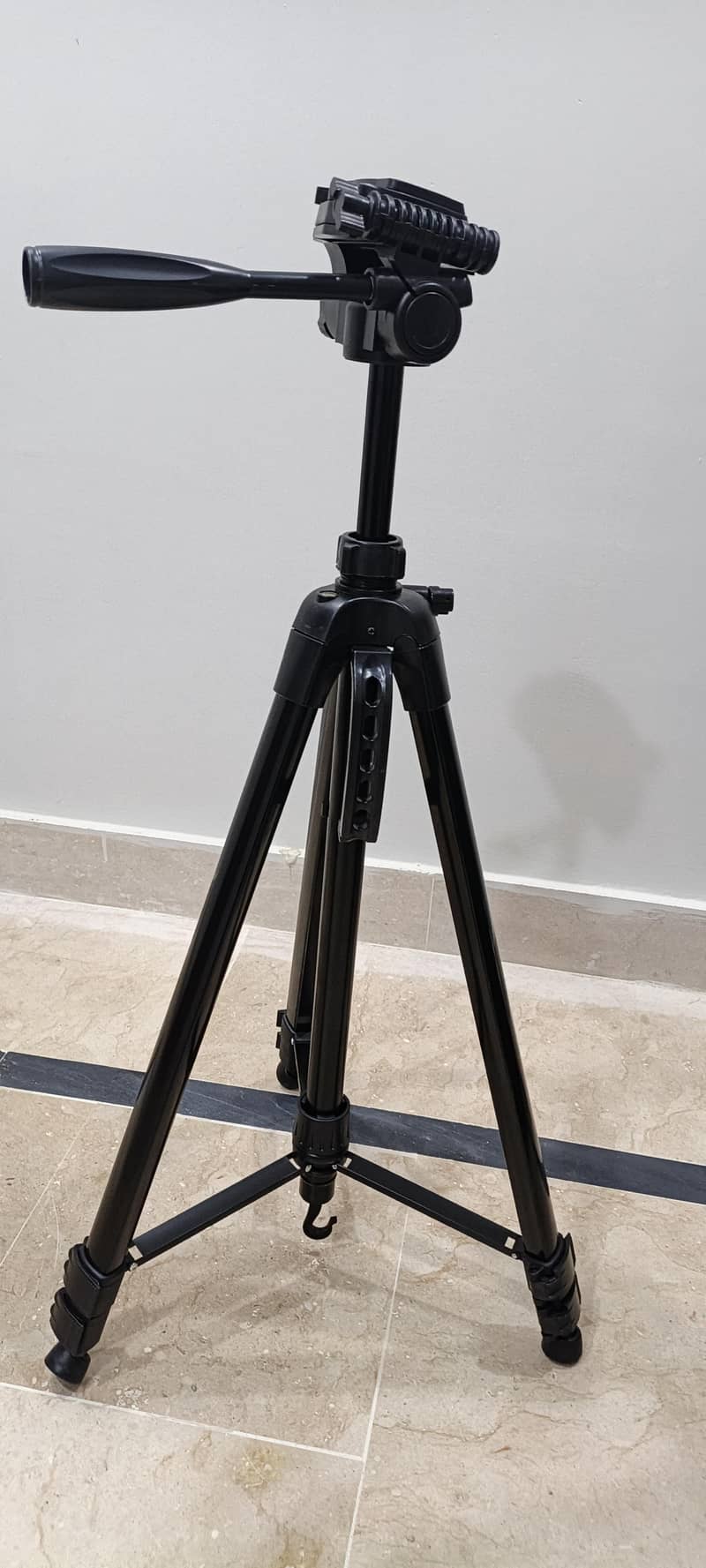 Camera Tripod 0