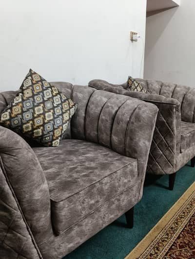selling brand new sofa set