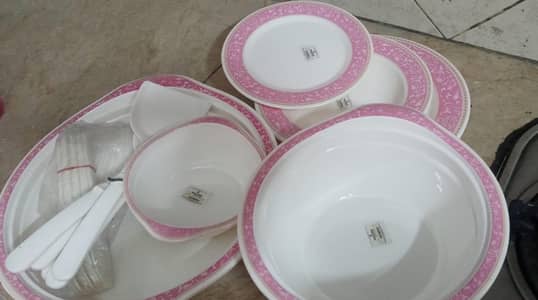 plastic dinner set