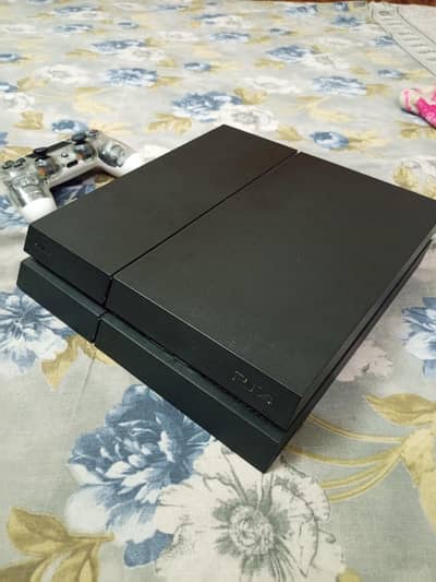PS4 FAT 1 TB  (fc 26 digitally purchased)