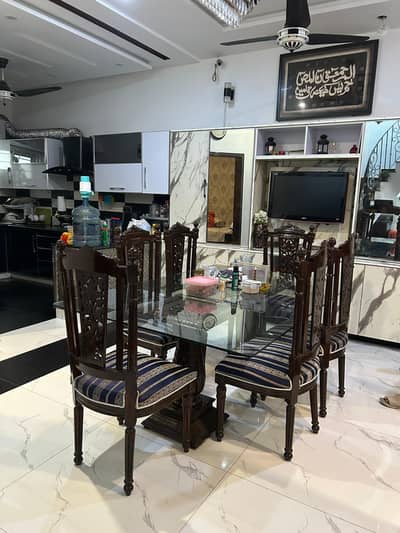 6 chair dining table great condition