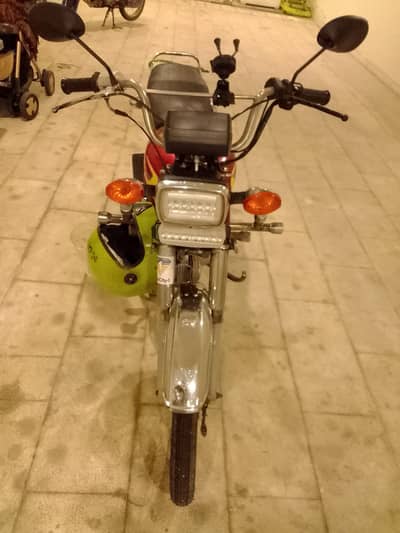 bike acchi condition mein hai fuel average bahut acchi hai