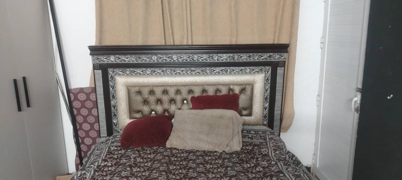 Duble Bed , side table , dressing table 0