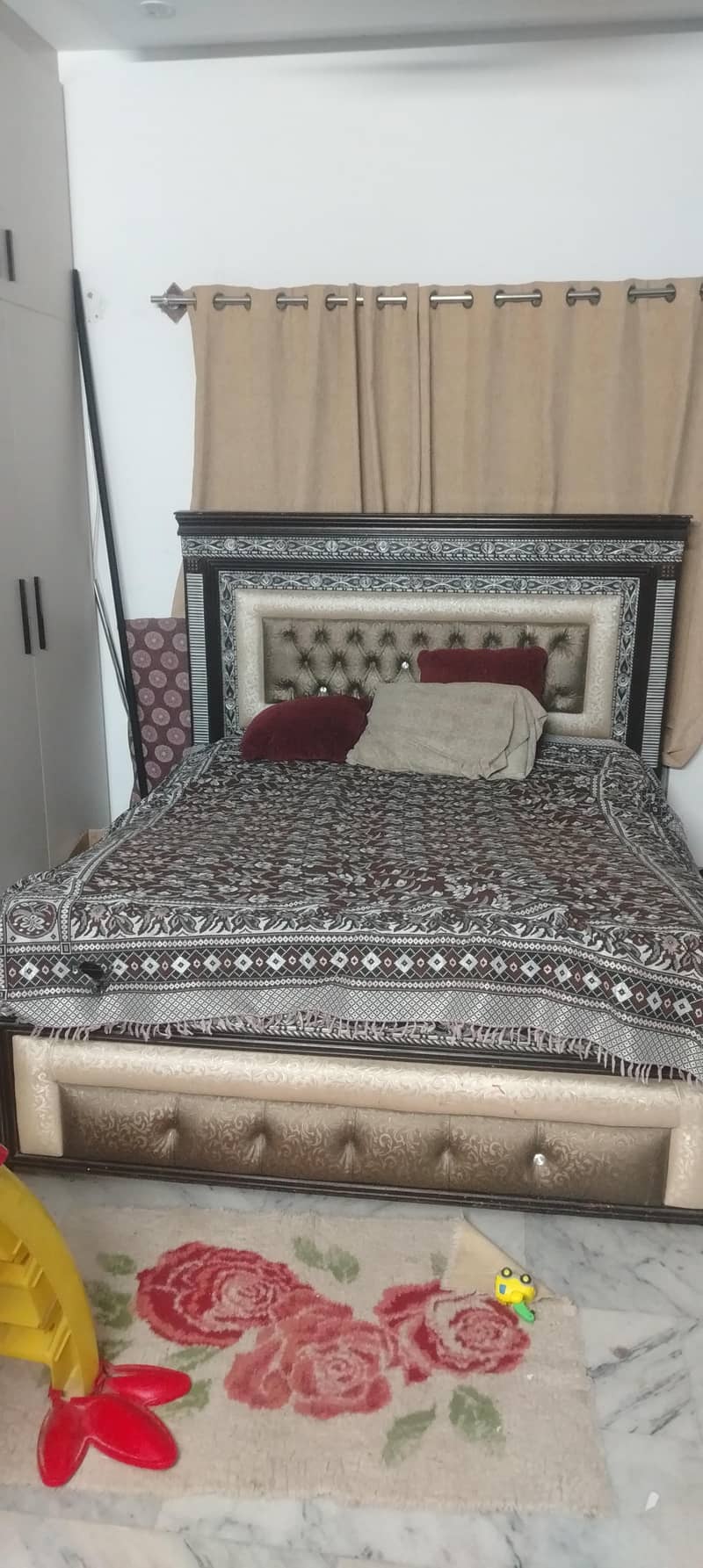 Duble Bed , side table , dressing table 2