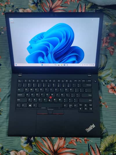 LENOVO Ryzen 5 PRO=Core i7 10th Gen 4K Display 8/256 AMD Vega 8 Card