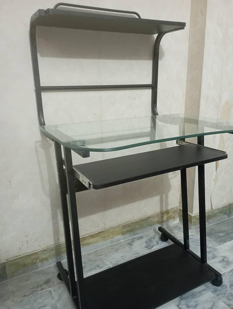 old style computer table 0