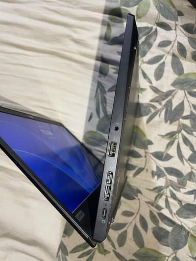 Lenovo i5 10 8 gb RAM 256 SSD