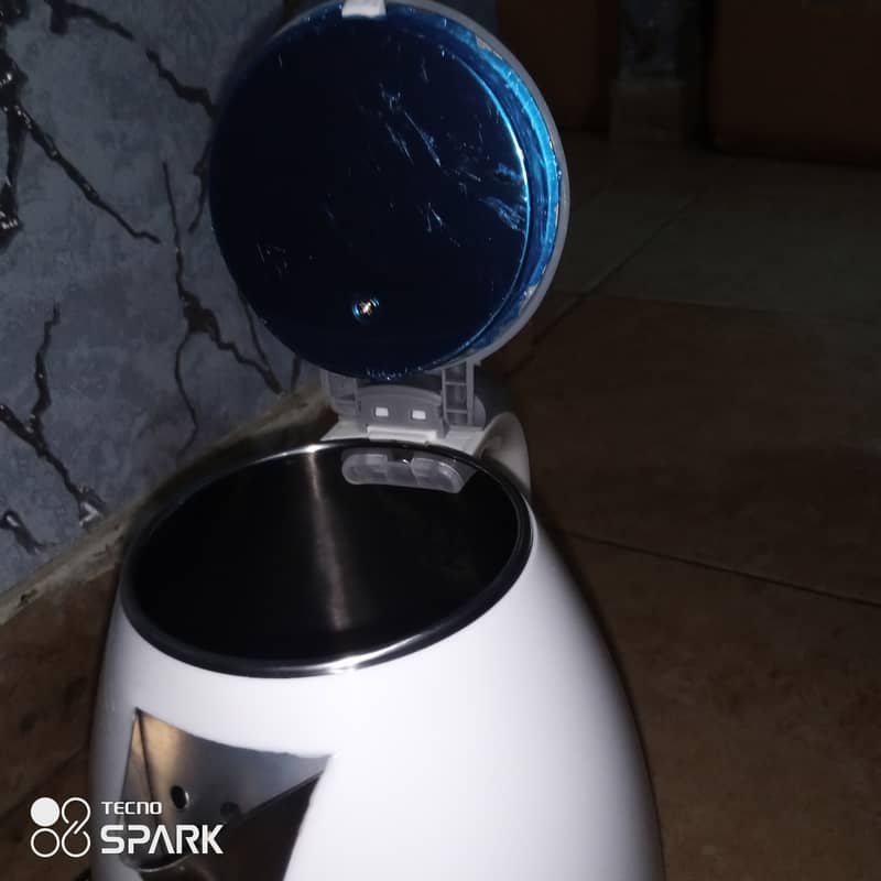 Electric kettle 1