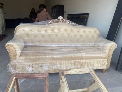 with table price : ( 31000 )without table bhi la skty ha