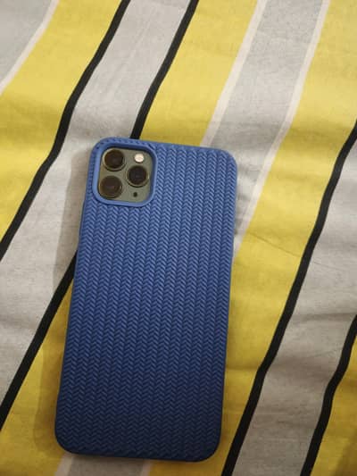 iphone 11 pro max Factory unlock back glass broken