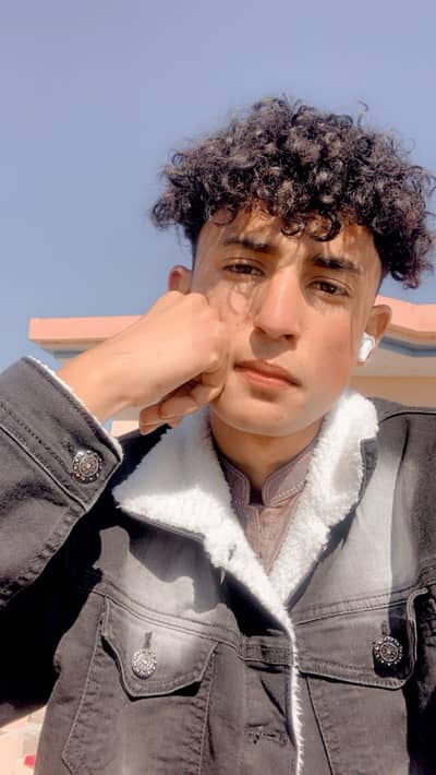 job ki zaroorat hai koi Bhi ho chal jayegi mall mein sales man ki bhi