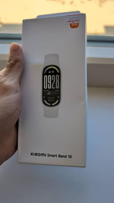 Mi Band 10 In Silver Glacier Box Pack