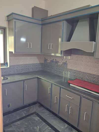 5 Marla 3rd floor available for rent