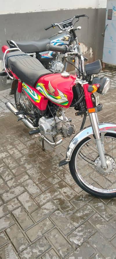 A one bike no ishu new condition first owner bike