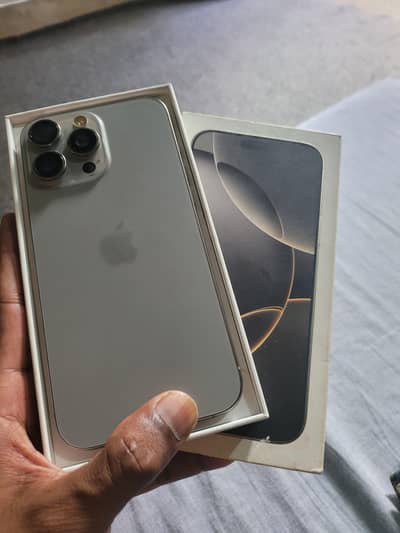 iphone 16 pro max 512gb  FACTORY UNLOCK with box