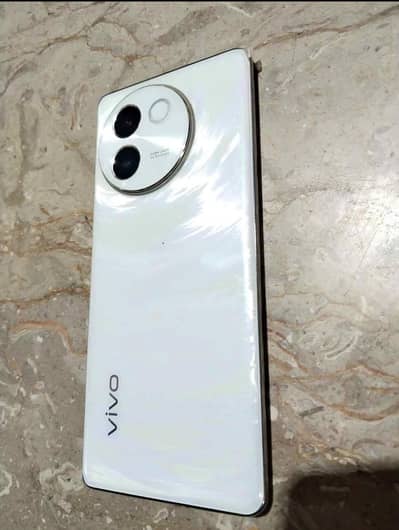 vivo v30e 5g 10 by 10 condition