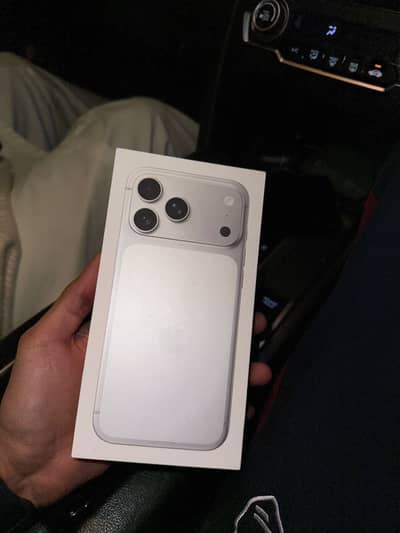 Apple iPhone 17 Pro Max 256gb Silver NON PTA - Box pack Non active