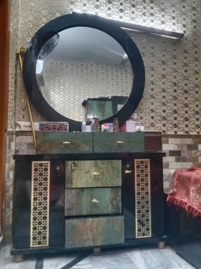 dressing table 0