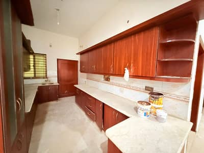 Portion For Rent 3 Bed Dd Johar Vip Block 2