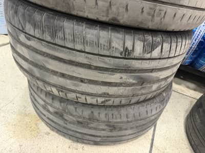 Mercedes EQC 400 size size 255.40. R21 or front size 235.45. R21