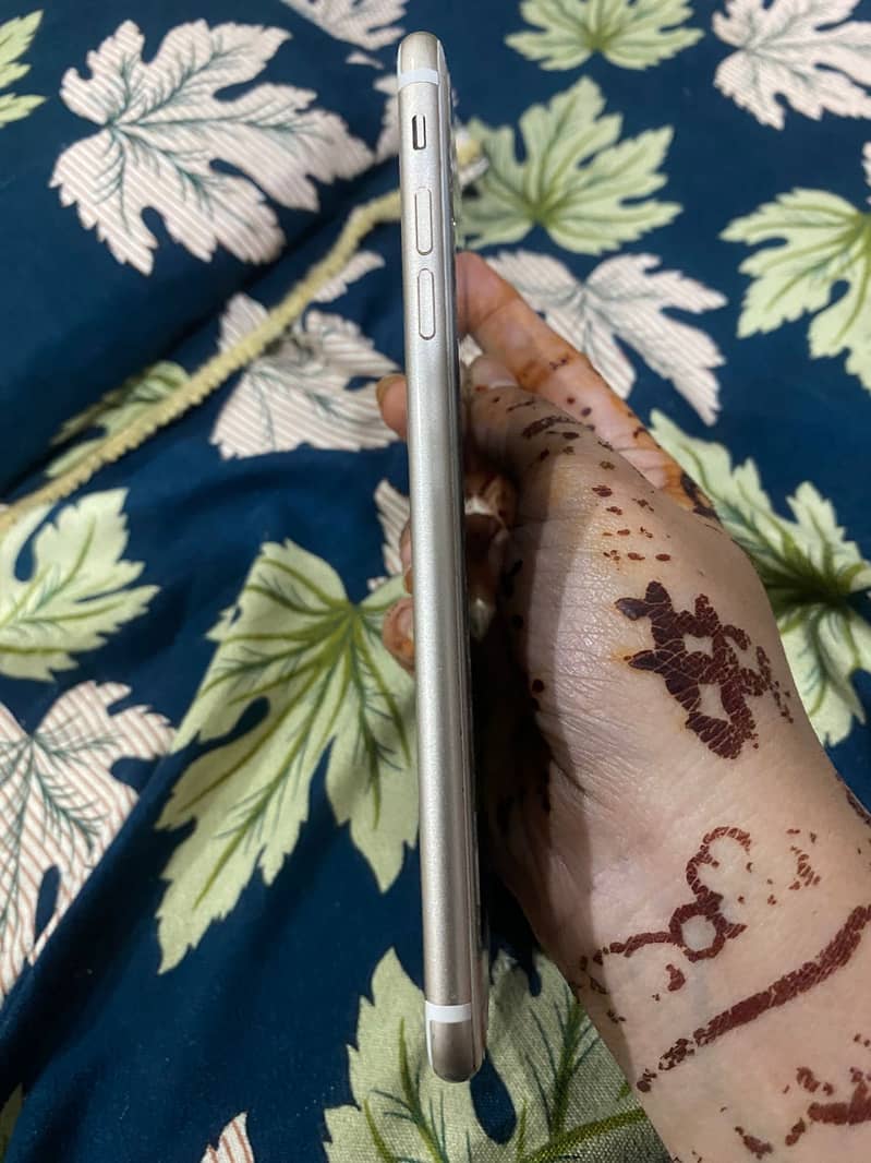 Apple iPhone 7 Plus 1