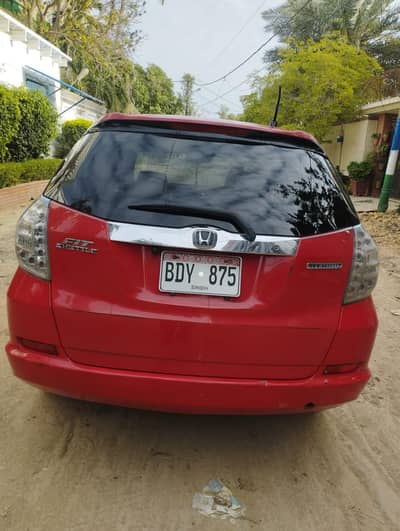 Honda fit shuttle