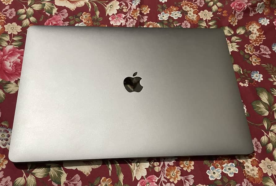 Macbook pro 0