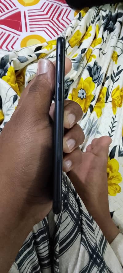iphone 7 32gb non pta 84 bh all okay ha  bs glass crack ha panel orign