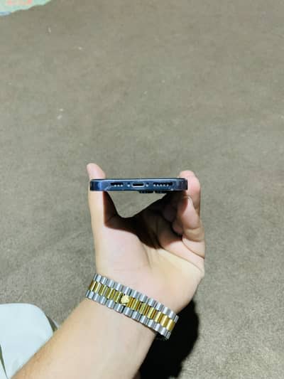 E+ e sim 128 gb battery health 98 water pack airtight condition 10/10