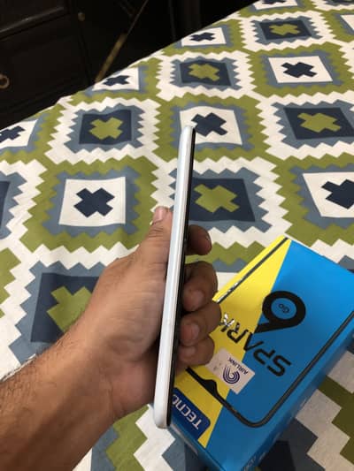 Tecno spark 6go