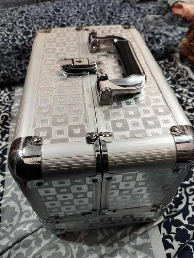 jewelry box makeup train case